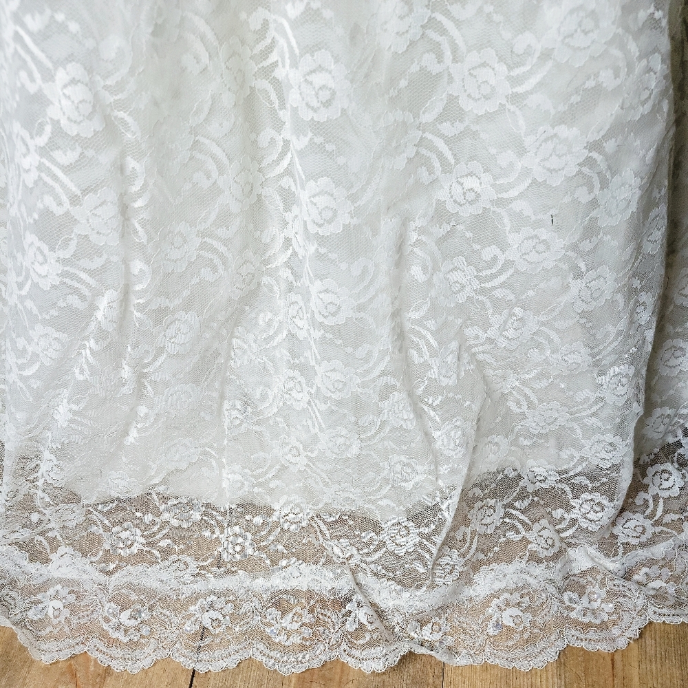 🕊️ Vintage Mid Century Floral Lace Wedding Gown size 2 - Picture 9 of 12